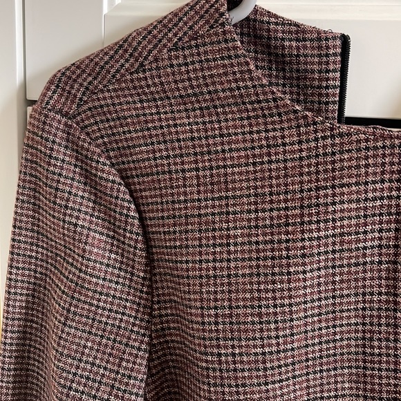 Lovely material printed top - Picture 2 of 2